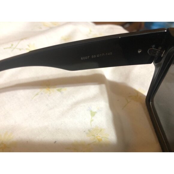 Louis Vuitton Cyclone Sunglasses - Black - Picture 6 of 7